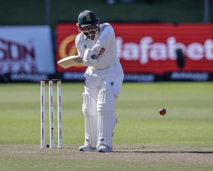 South Africa v Australia: play starts on day two of second men’s cricket Test after rain delays – live