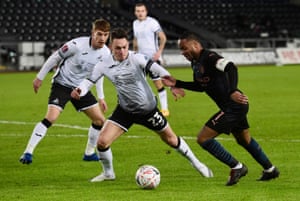 Swansea are struggling to gain possession.