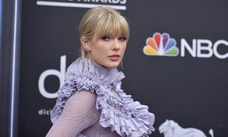 Taylor Swift laments 'worst case' sale of back catalogue to mogul Scooter  Braun | Taylor Swift | The Guardian