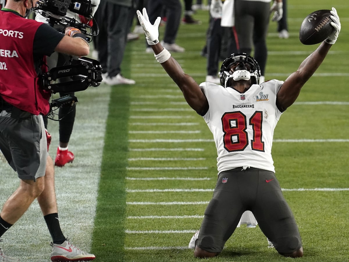 Super Bowl Lv Kansas City Chiefs 9 31 Tampa Bay Buccaneers As It Happened Sport The Guardian Super Bowl Lv Kansas City Chiefs 9 31 Tampa Bay Buccaneers As It Happened Sport The Guardian