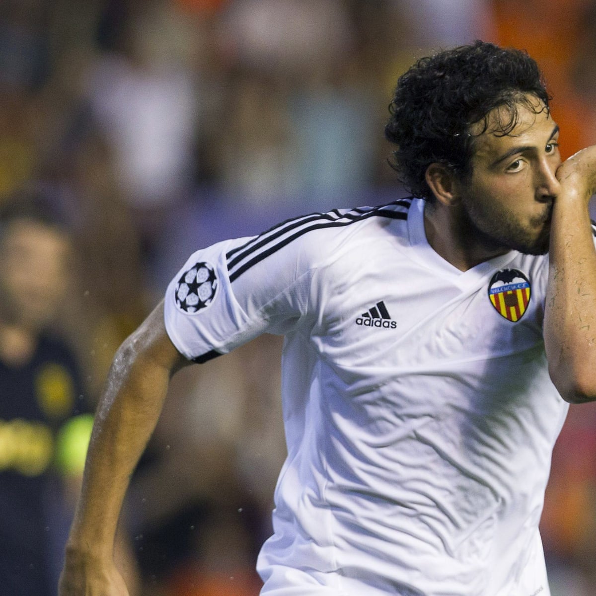 Gary Neville's Valencia beat Granada to extend winning run to three games | La Liga | The Guardian Gary Neville's Valencia beat Granada to extend winning run to three games | La Liga | The Guardian