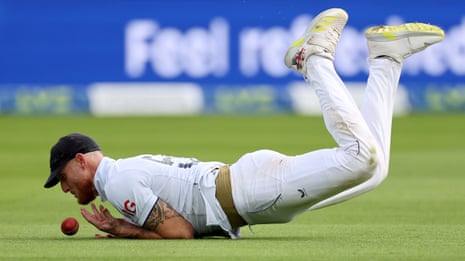 Flukes, Finger And Fumbles: Saat-saat Pertama Yang Menentukan Ashes Test | Abu | KoranPrioritas.com 50 Ben Stokes kehilangan peluang menangkap pukulan dari Nathan Lyon