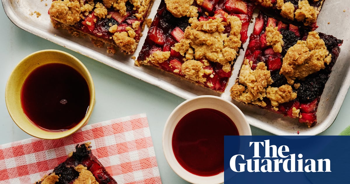 Helen Goh’s recipe for brown butter apple and blackberry bars | The sweet spot