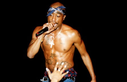 Tupac performsing in Chicago, 1994.