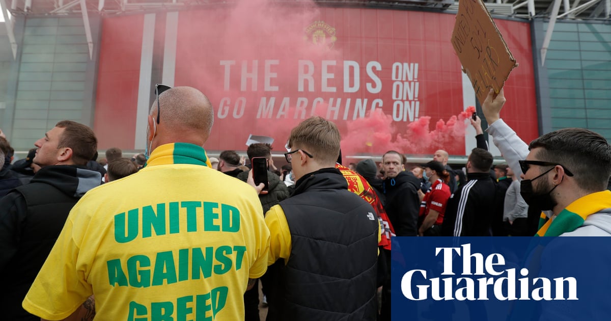 Manchester United fan protests, Bale brilliance and more – Football Weekly