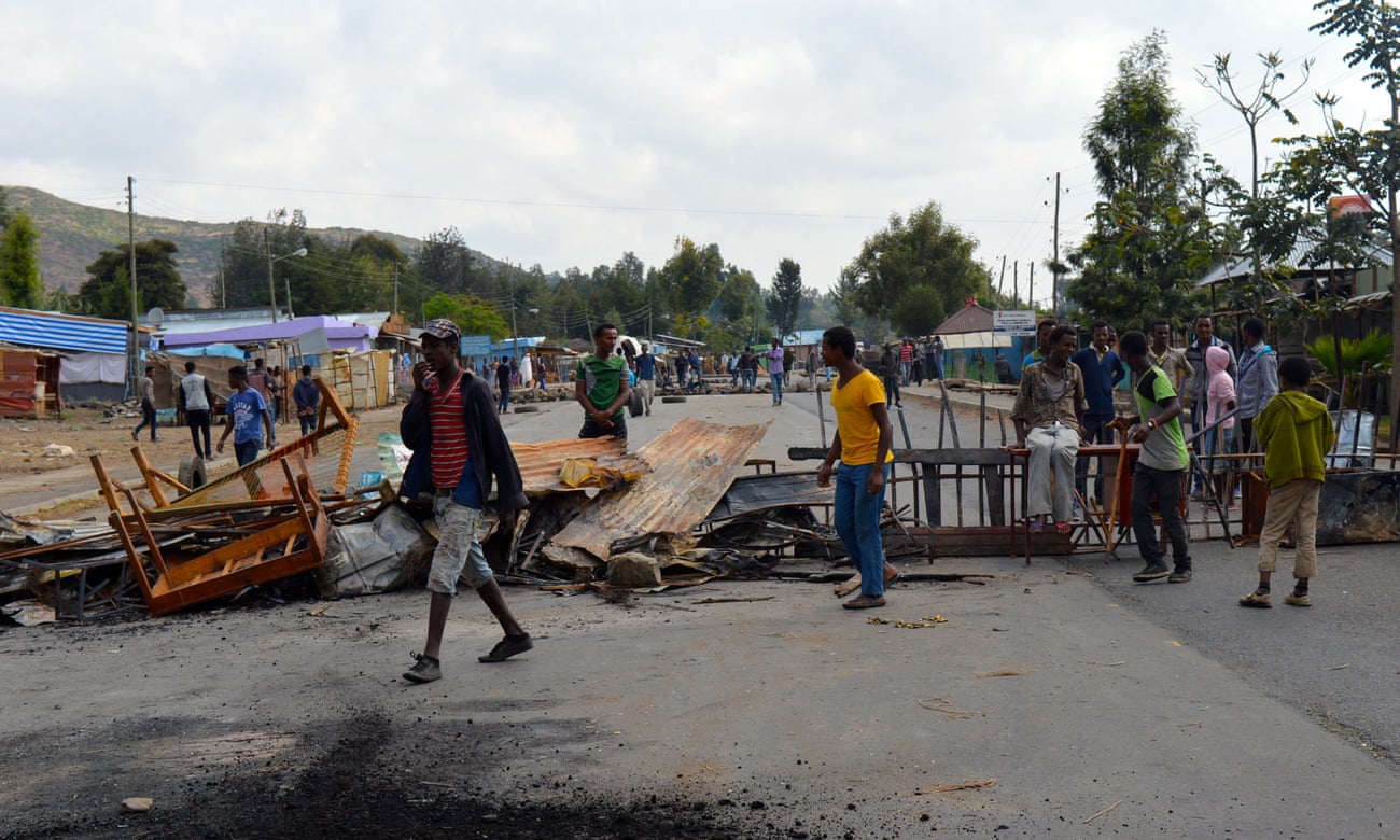 Protesters block the road in Wolenkomi, in the Oromia region of Ethiopia