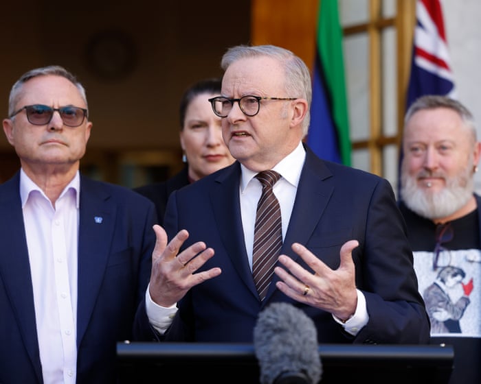 Australia politics live: Labor unveils ‘my feed, my way’ rules to allow everyone to opt in or out of social media algorithms