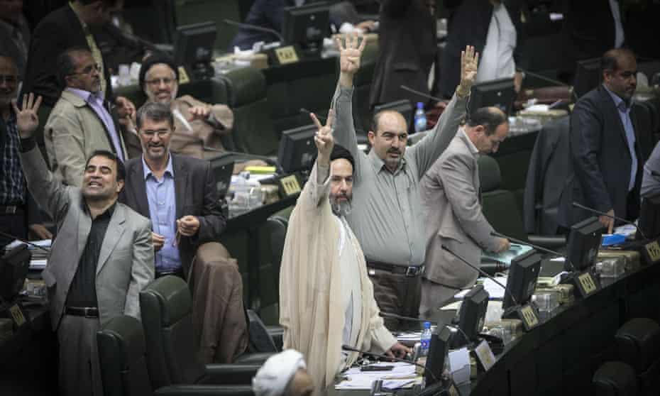 Iranian parliament discuss nuclear deal