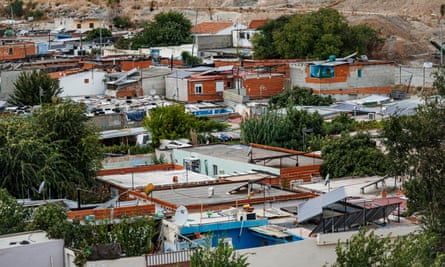 Panoramic view of the Cañada Real with the apartment blocks in the background of the city of Madrid.