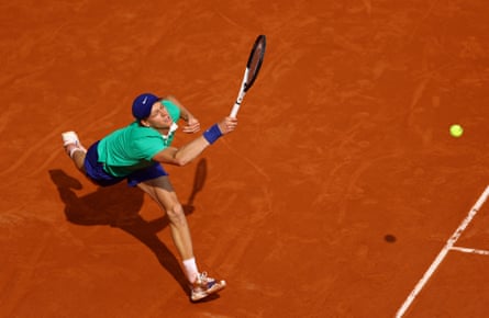 Jannik Sinner plays a forehand shot