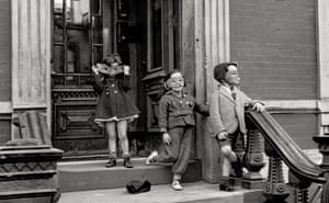 New York, 1940 by Helen Levitt.