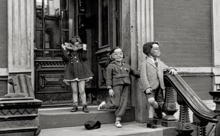 New York, 1940 by Helen Levitt.