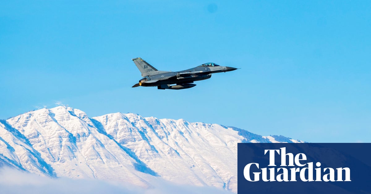 Два американски изтребителя прелетяха над Босна докато части от страната