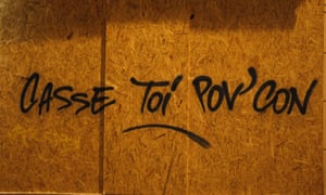 ‘Casse-toi, pauv’ con!’