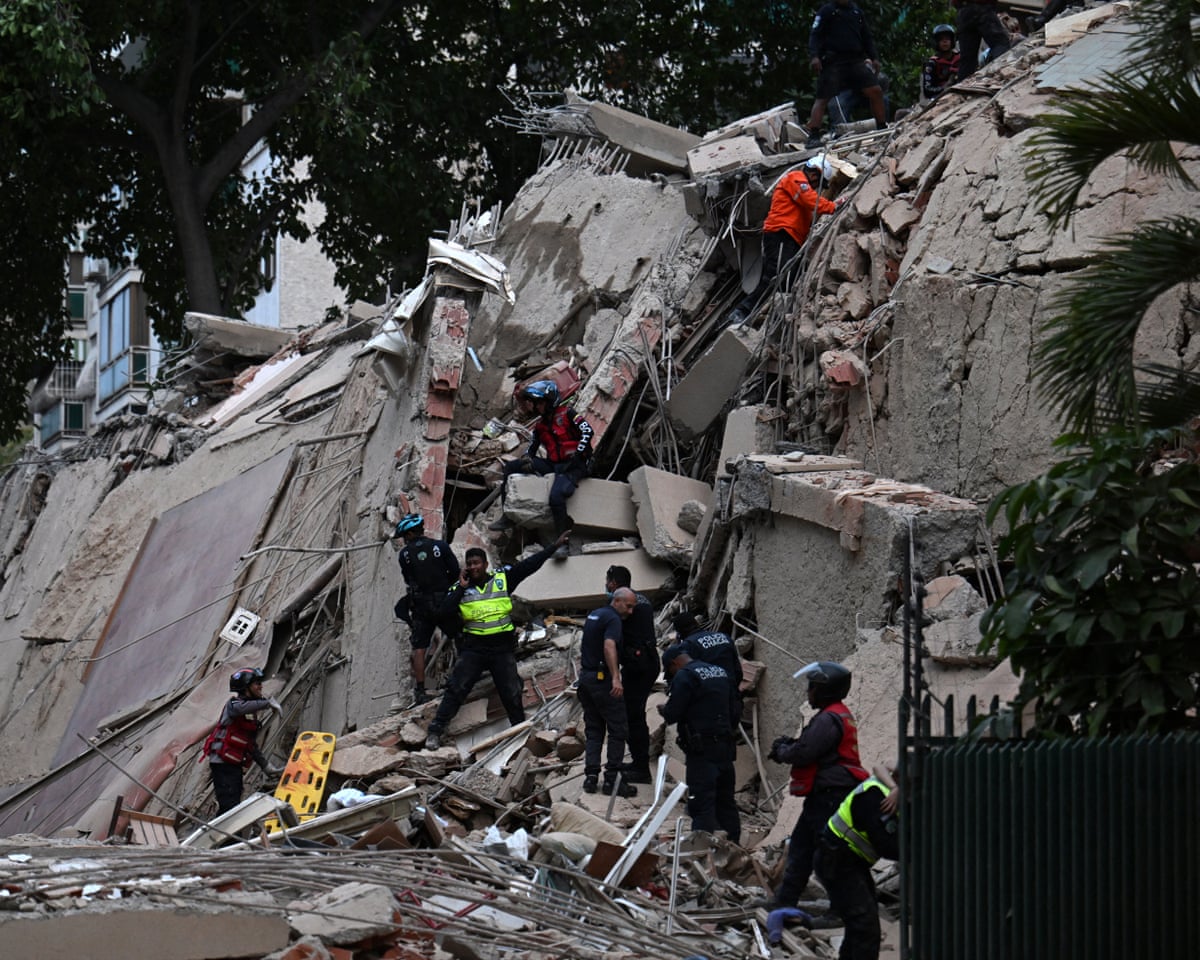 Venezuela earthquake: at least 32 dead and dozens of buildings collapsed, says interim president – live updates