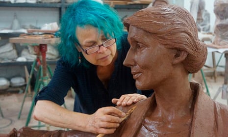 Laury Dizengremel working on her statue of famed author Virginia Woolf.