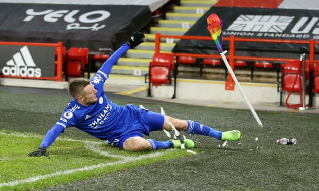 Leicester's Jamie Vardy scores late winner to sting Sheffield United | Premier League | The Guardian