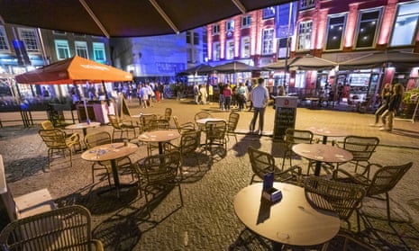 Greek bars and clubs face new COVID-19 curbs as summer starts
