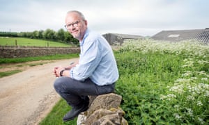 Actor Robert Llewellyn is an advocate for electric cars and renewable energy.