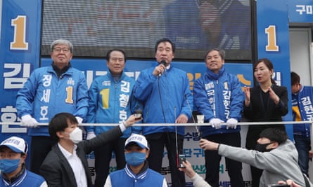 Lee Nak-yon (centre) of the ruling Democratic party campaigns in Gumi, South Korea.