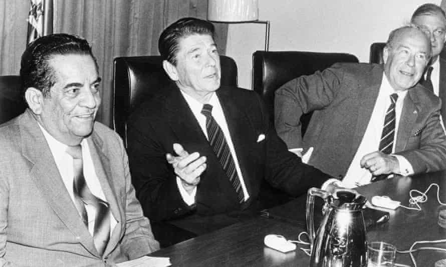 From left: Honduras president Roberto Suazo Córdova, US president Ronald Reagan and US secretary of state George Shultz in 1982.