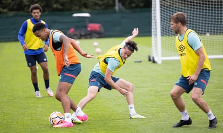 Luton players train