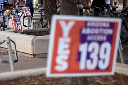 signs say “yes on 139”