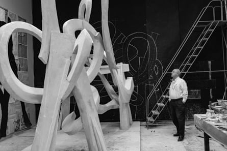 Kentridge working on the preparatory plaster version of the bronze Laocoön, 2021.