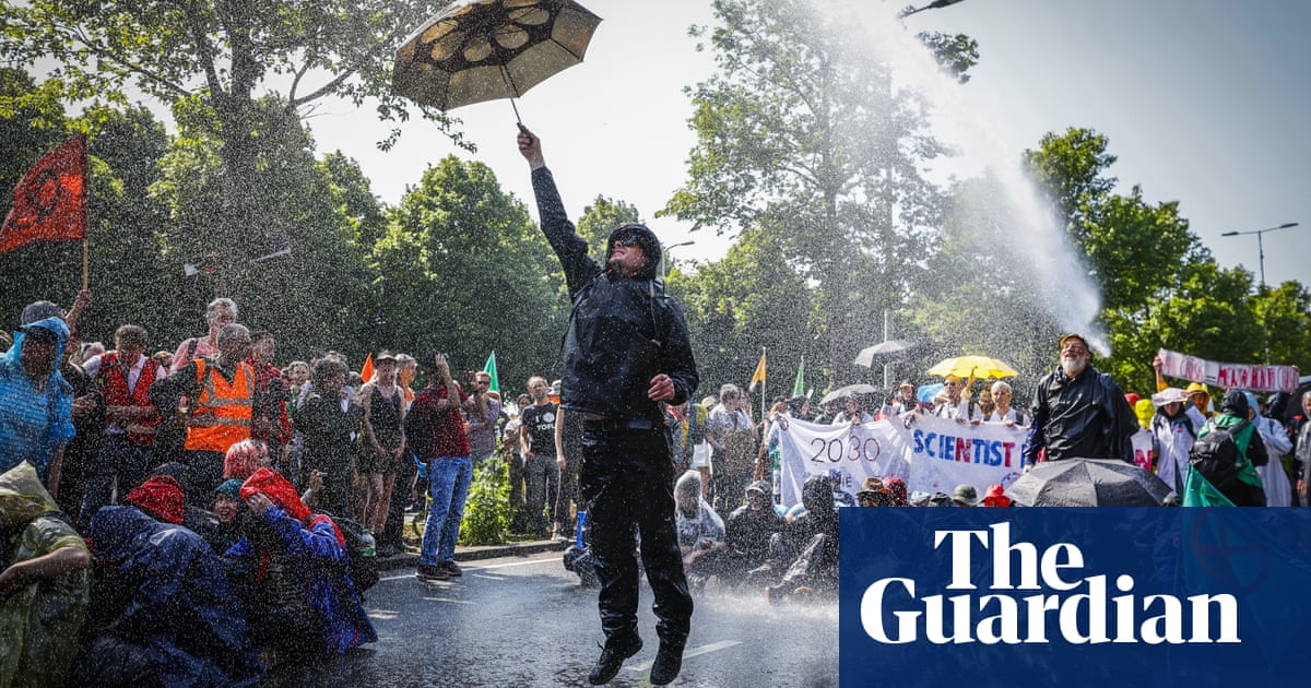 More than 1,500 arrested at Extinction Rebellion protest in The Hague
