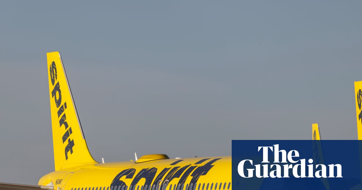 Spirit pilot gets ‘overwhelming’ send-off from Southwest after his final flight is cancelled