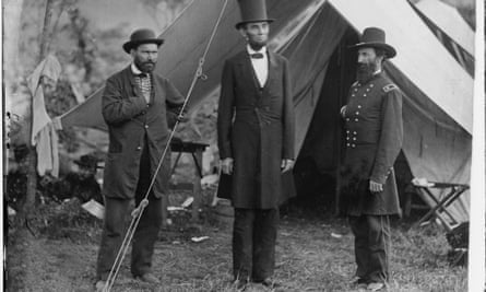 Abraham Lincoln with Allan Pinkerton and John McClernand in Antietam, Maryland, in October 1862.