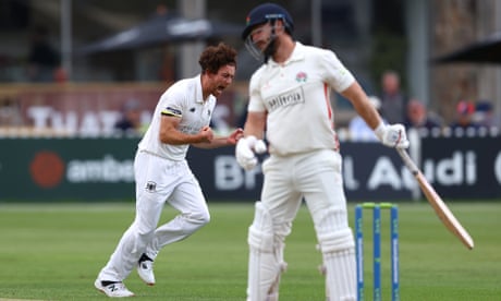 Essex v Hampshire, Worcestershire v Glamorgan, and more: county cricket – live!