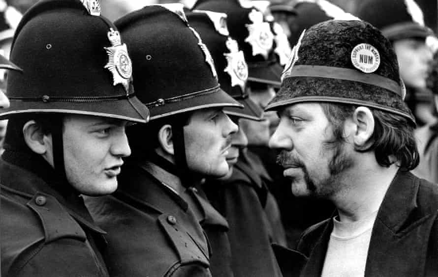 Don McPhee’s shot of the Orgreave picket line in 1984.