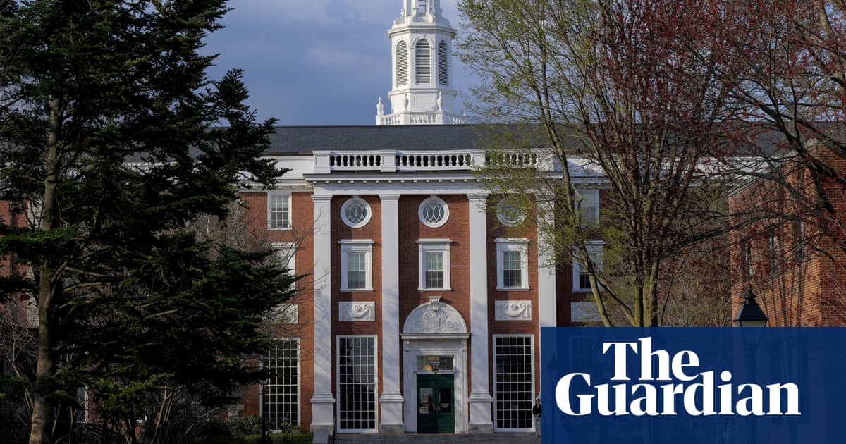 University of Toronto agrees to host Harvard students facing Trump visa restrictions