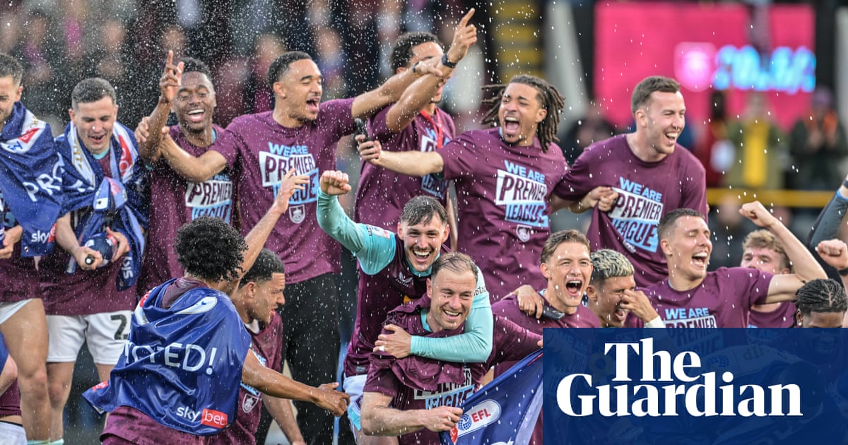 Leeds and Burnley return to the Premier League: Football Weekly - podcast