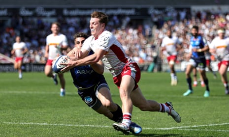 Will Porter scores Harlequins’ third try.