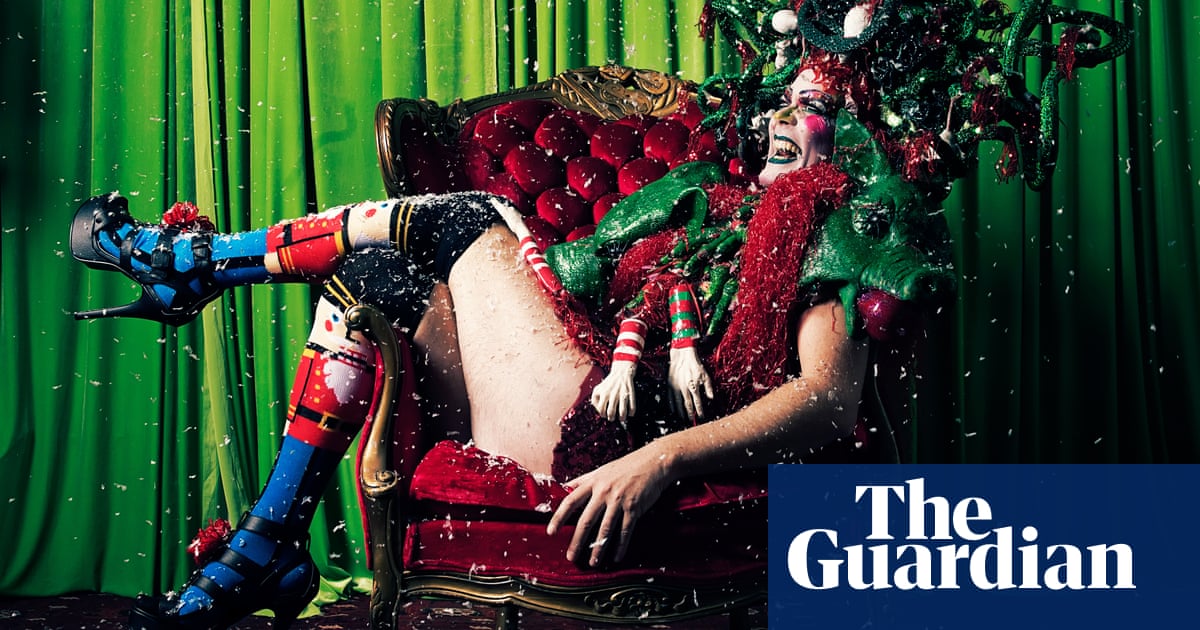 Sexual Consent Santa is coming to town! Taylor Mac’s drag queen Christmas