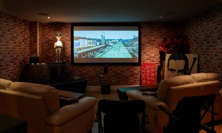 Di dalam bioskop kecil Colosseum di Bournemouth