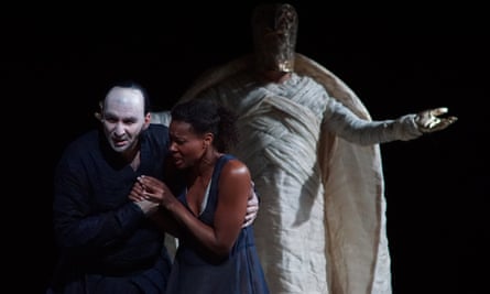 ‘Unnerving and mesmerising’ Dimitris Tiliakos as Amonasro, Adina Aaron as Aida and Enrico Iori (Il Re) in Verdi’s Aida, online at La Monnaie.