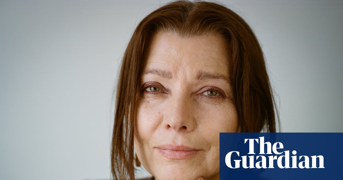 ‘Existe algum valor em escrever uma história em tempos de caos?’: a romancista Elif Shafak sobre sua crise criativa