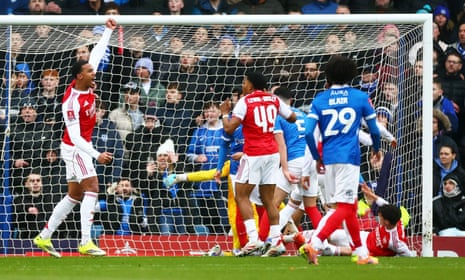 Christian Norgaard scrambles to ball home to make it 1-1.