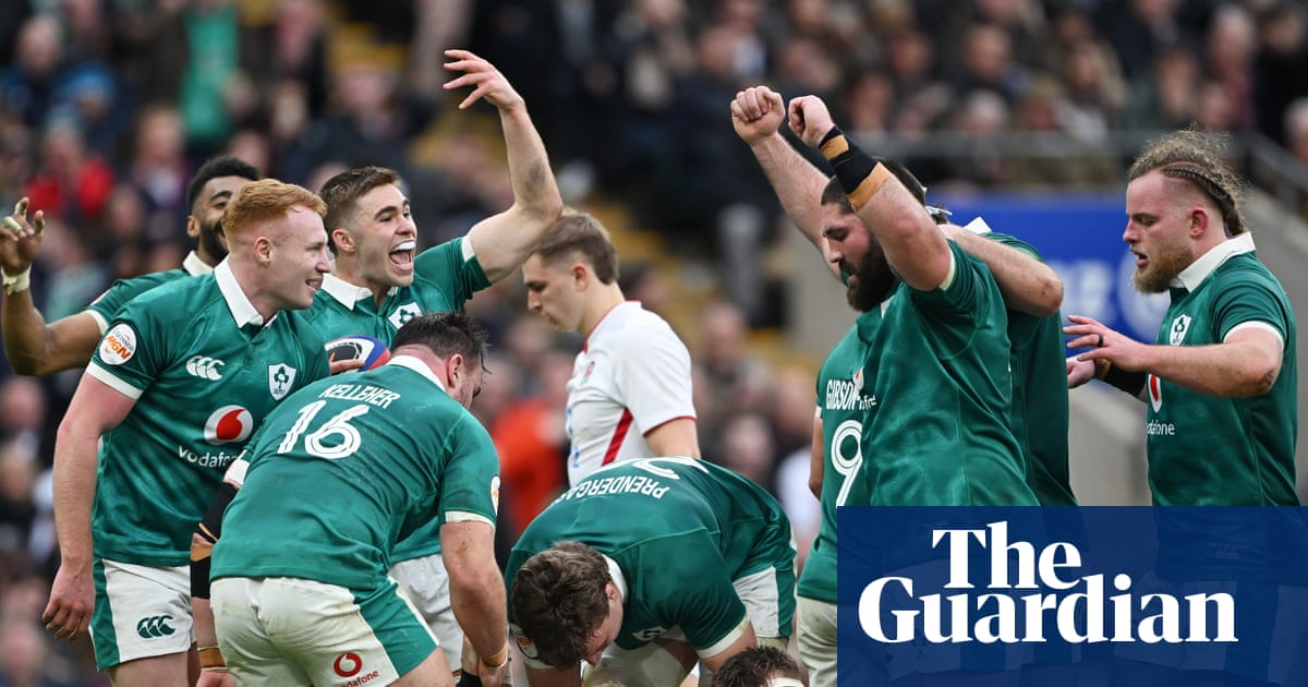 Record-breaking Ireland humble woeful England in Twickenham demolition job