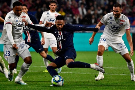 Neymar fires in PSG’s late winer at Lyon after creating space superbly.