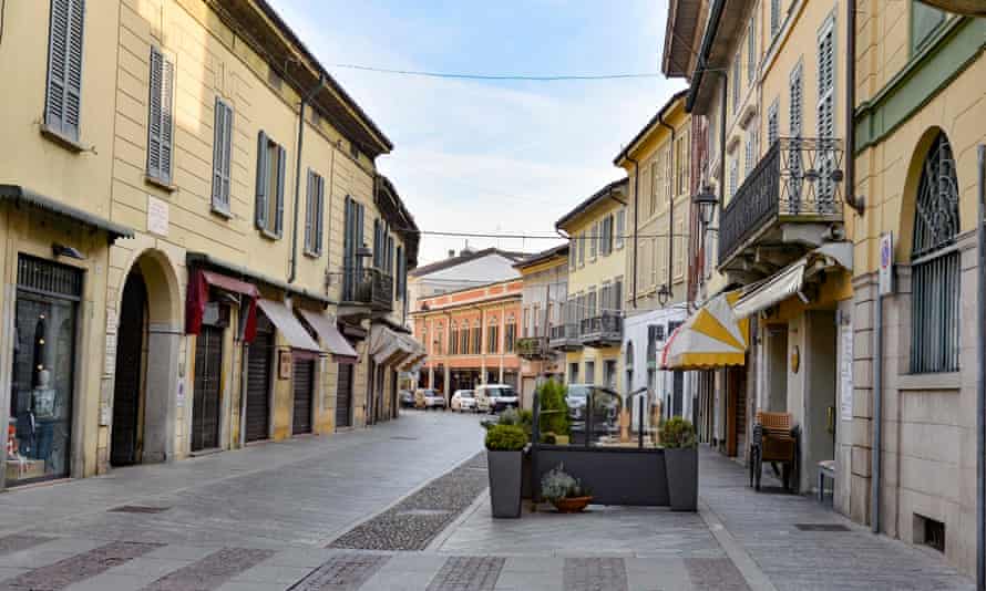 coronavirus northern italian towns close schools and businesses coronavirus the guardian