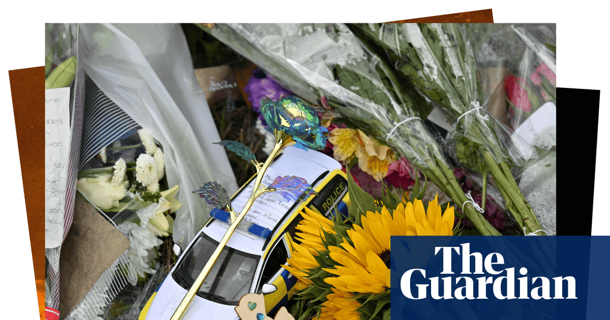 Verdi opera rehearsal and a police tribute: photos of the day – Tuesday