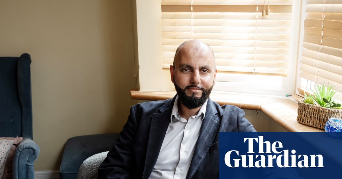 Woke Lawyer Cries 'Intimidation' After Coppers Mistake Him For...Hamas?