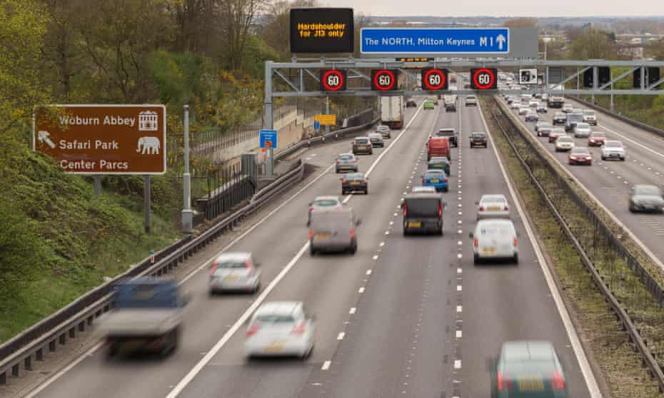 An AA poll showed only 9% of drivers felt safe using smart motorways.