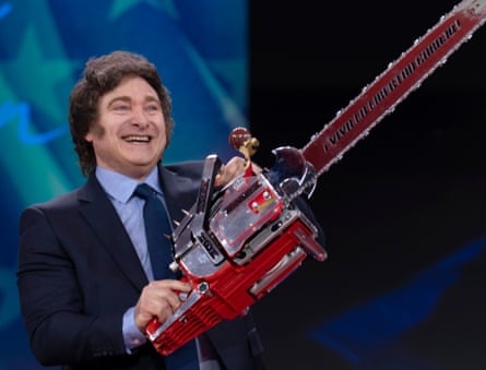 Javier Milei holding a chainsaw.