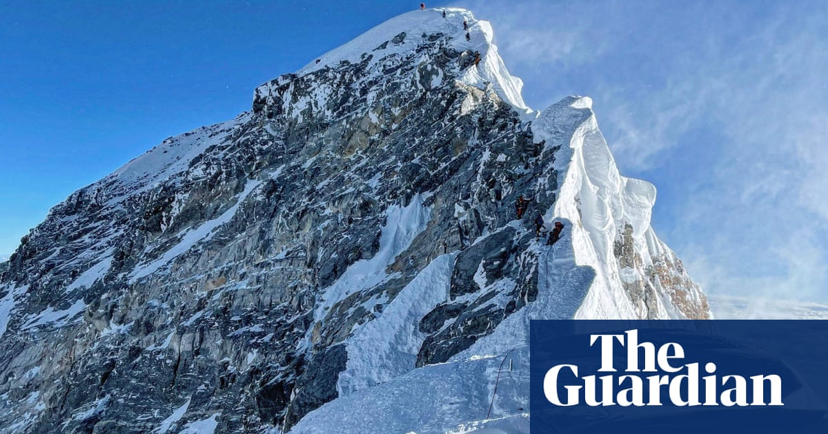 Mount Everest is too crowded and dirty, says last living member of Hillary team | Mount Everest