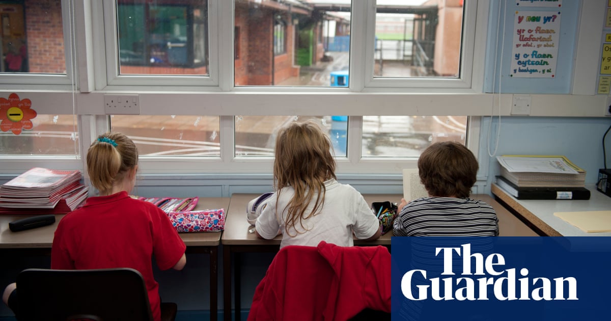 Sats suggest Covid disruption affecting primary school attainment in England